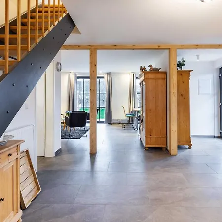 1884 Ofc 17 Apartmán